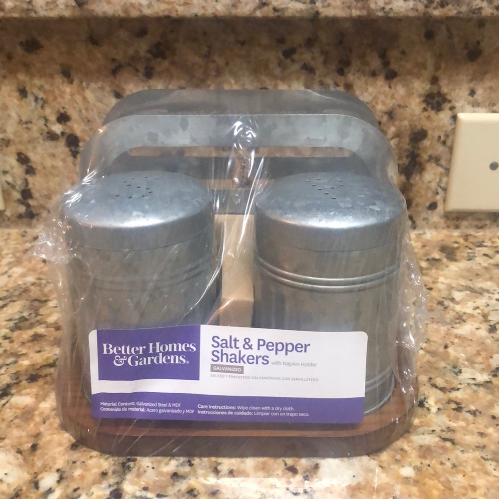 Better Homes & Gardens Salt and Pepper Shaker